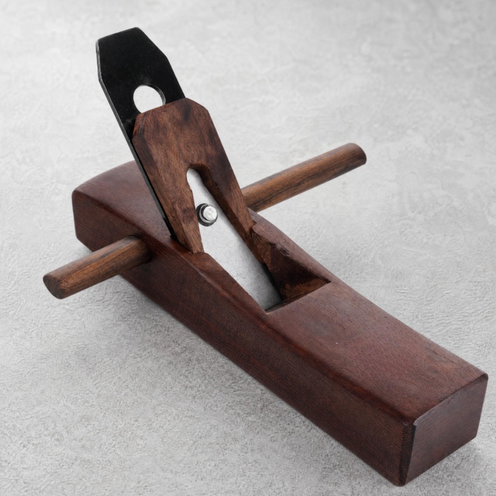 Rabot à main pour le travail d - Hand Tools In Workshop avis et prix